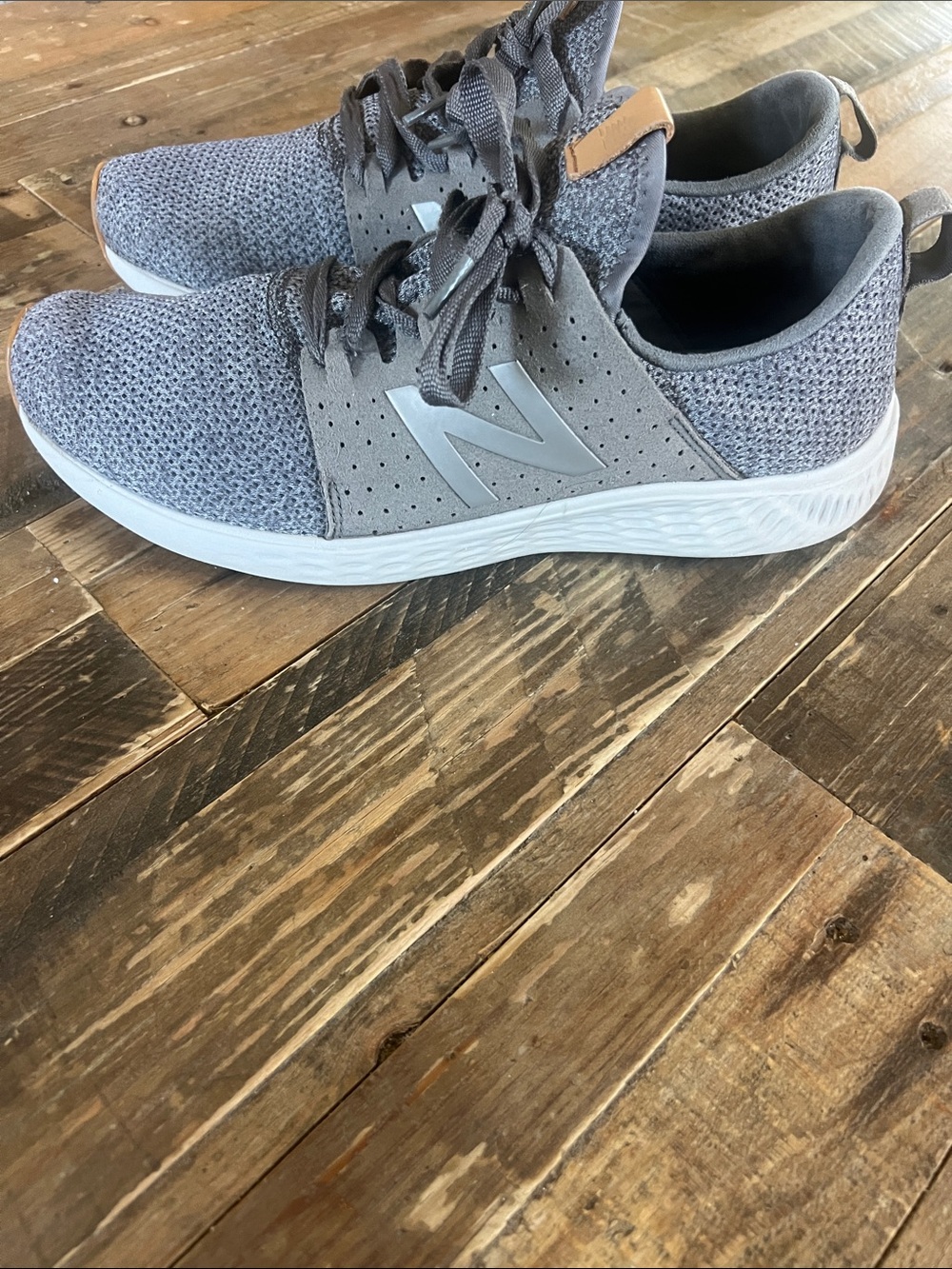 New Balance Gray Knit Men's Athletic Sneakers - Lightweight Comfort